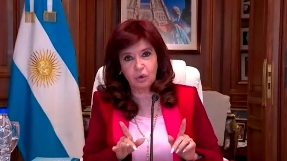Cristina Fernández de Kirchner publicó el alegato de su defensa en las redes sociales