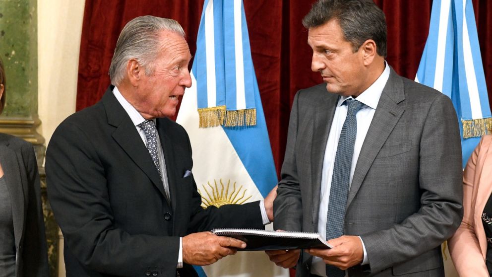Sergio Massa visit� la Uni�n Industrial Argentina 
