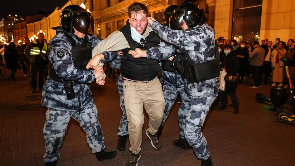 Muchos manifestantes en contra de la guerra ahora deberán ir al frente