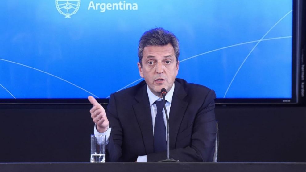 El déficit creció en agosto y Economía quedó al borde de incumplir la meta con el FMI