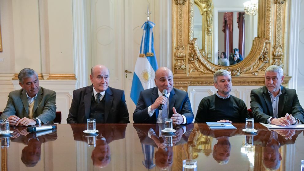 Manzur, Ferraresi y Zabaleta articulan acciones con más de 40 intendentes y legisladores de Jujuy