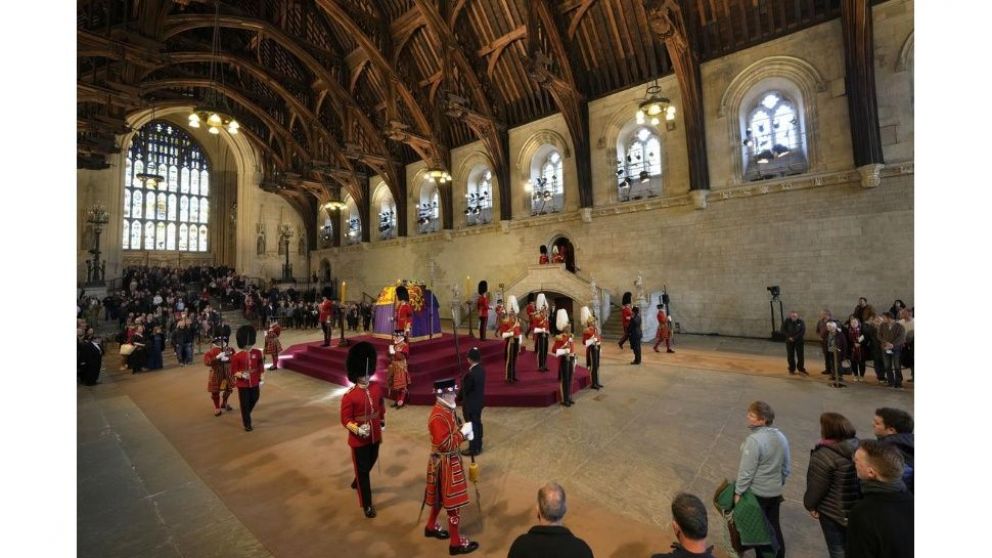 El cortejo f�nebre fue breve, ya que el ata�d se encontraba en el cercano Palacio de Westminster