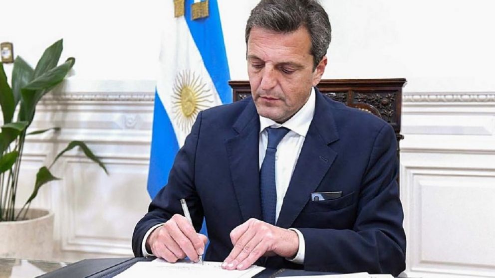 Massa buscará en Estados Unidos los dólares de inversores y del FMI