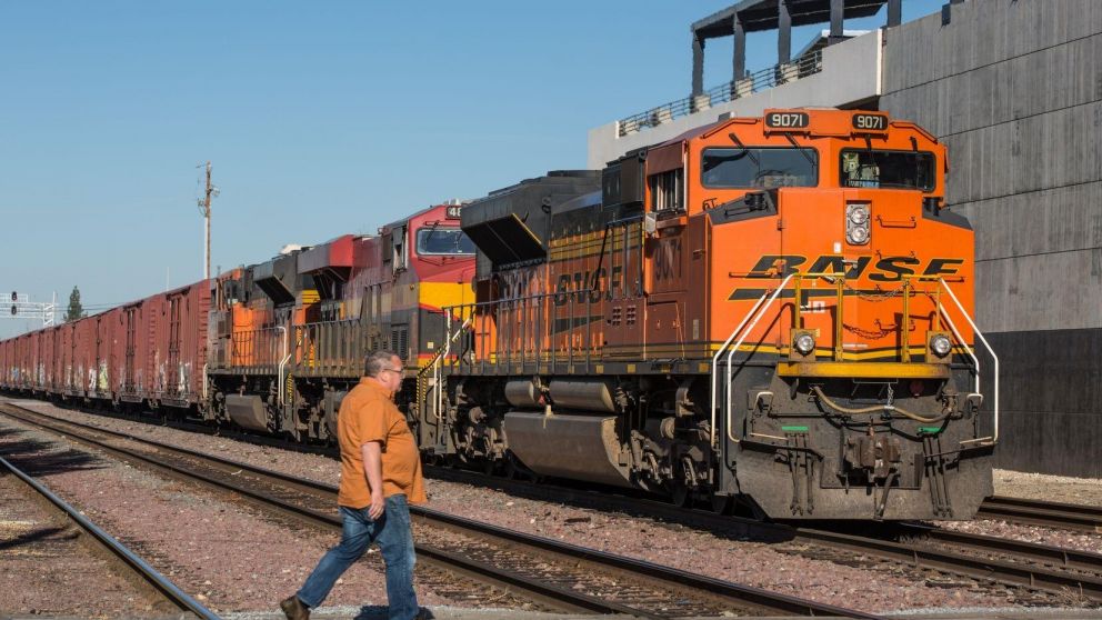 El paro detendría el trasporte de alimentos y combustibles a un costo de 2.000 millones de dólares diarios.