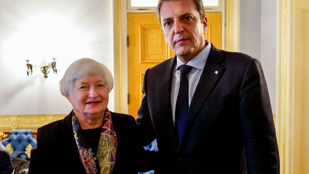 Massa se reune con Janet Yellen, jugadora clave para influir en el FMI