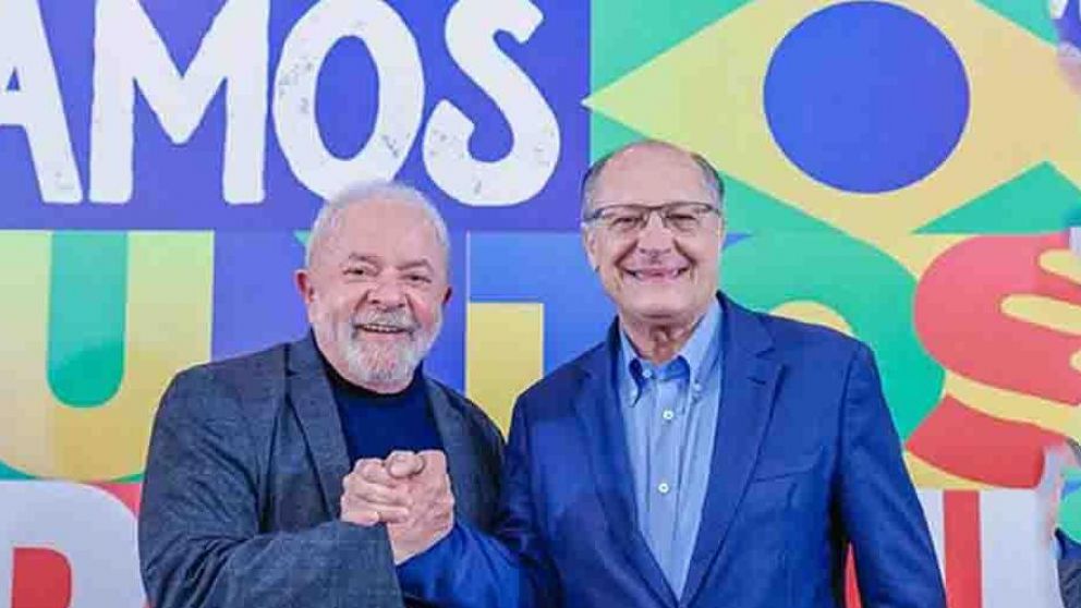 Lula y Geraldo Alckmin, la fórmula que encabeza las encuestas para la elección presidencial en Brasil