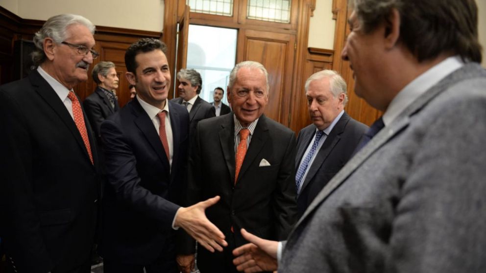 Actividad industrial: por qué el Gobierno pone el foco en los dólares para importaciones