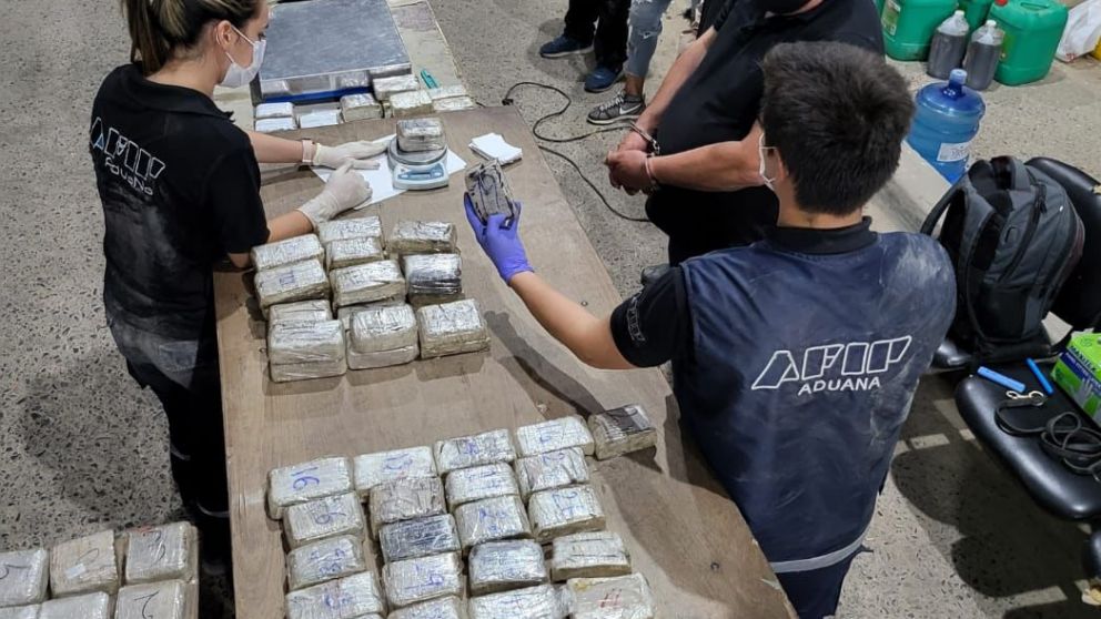 Golpe al narcotr�fico: la Aduana secuestr� 31 kilogramos de pasta base