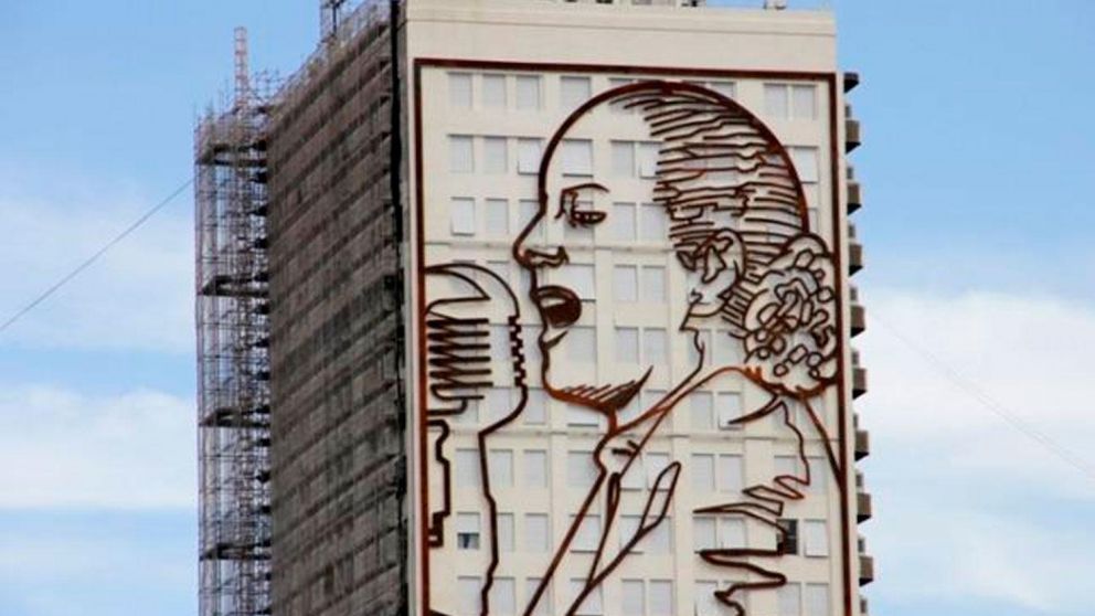 El mural "Eva" en el Edificio MOP
