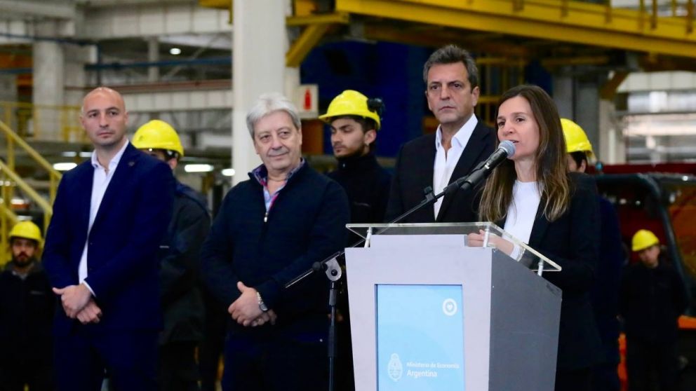 Massa y Raverta anunciaron el nuevo refuerzo de 20 mil pesos