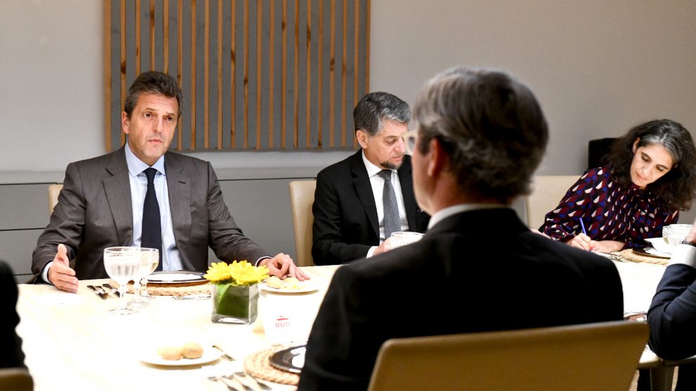 Sergio Massa se reunió con los embajadores de los países que representan al 40% de los aportantes del FMI