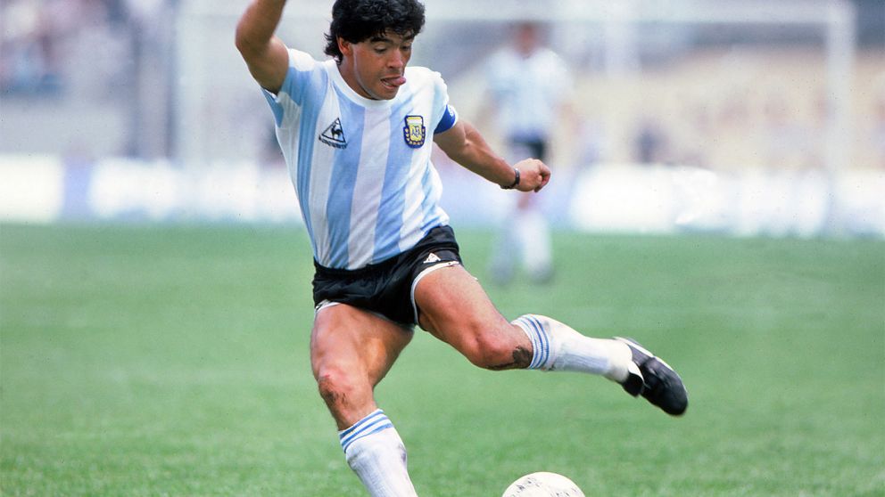 El decreto resalta que Maradona hizo "inmensamente feliz" a toda la Nación