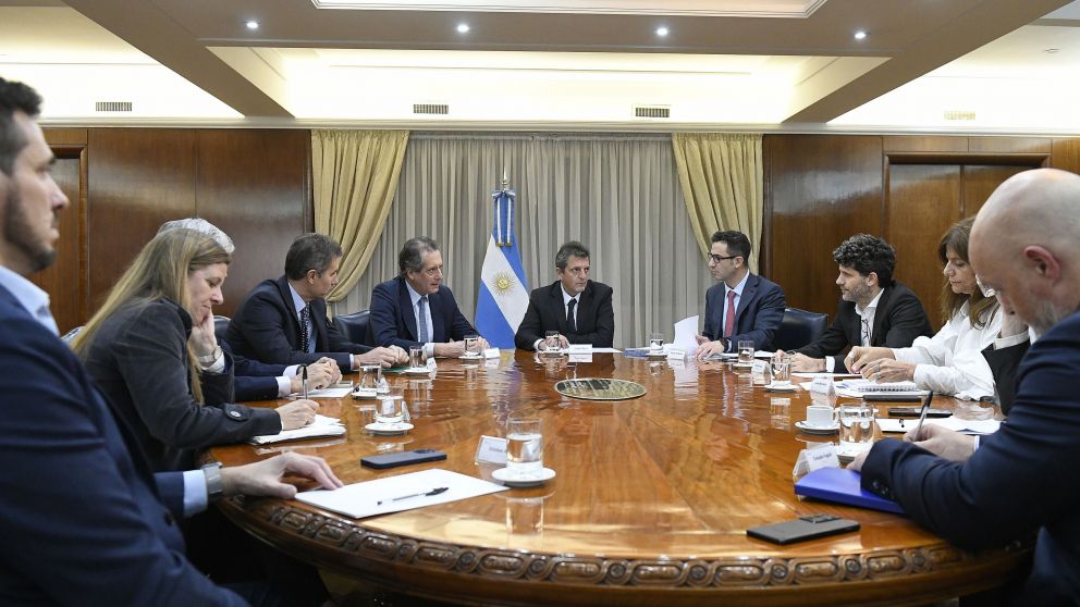 Alimenticias llevaron sus reclamos a Massa, que volvió a descartar su carrera presidencial