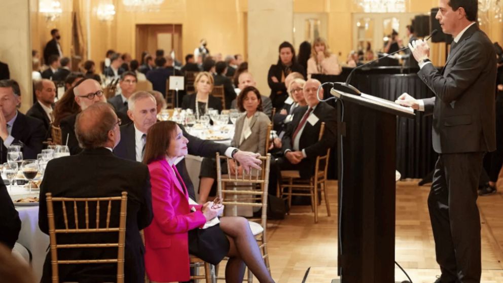 Wado de Pedro en la cena del Consejo de las Américas y empresarios