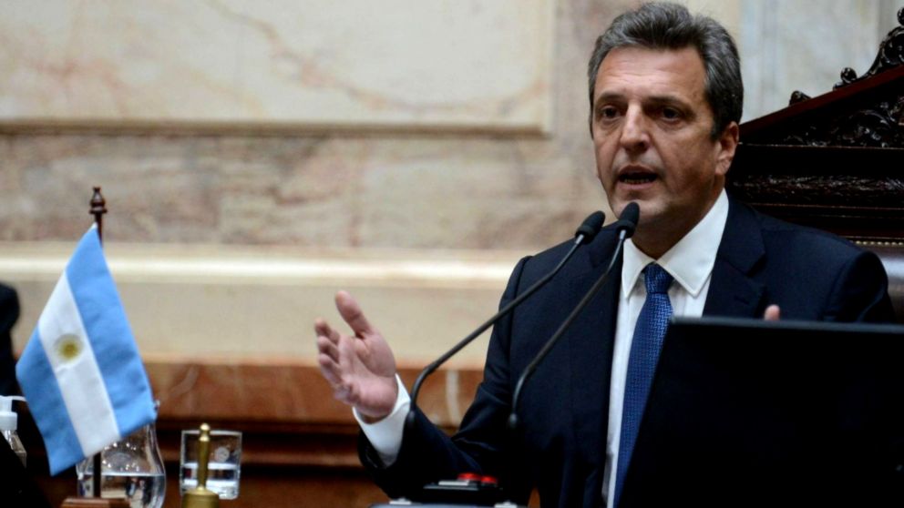 El "puente" de planes sociales a empleo formal de Massa: antecedentes y desafíos