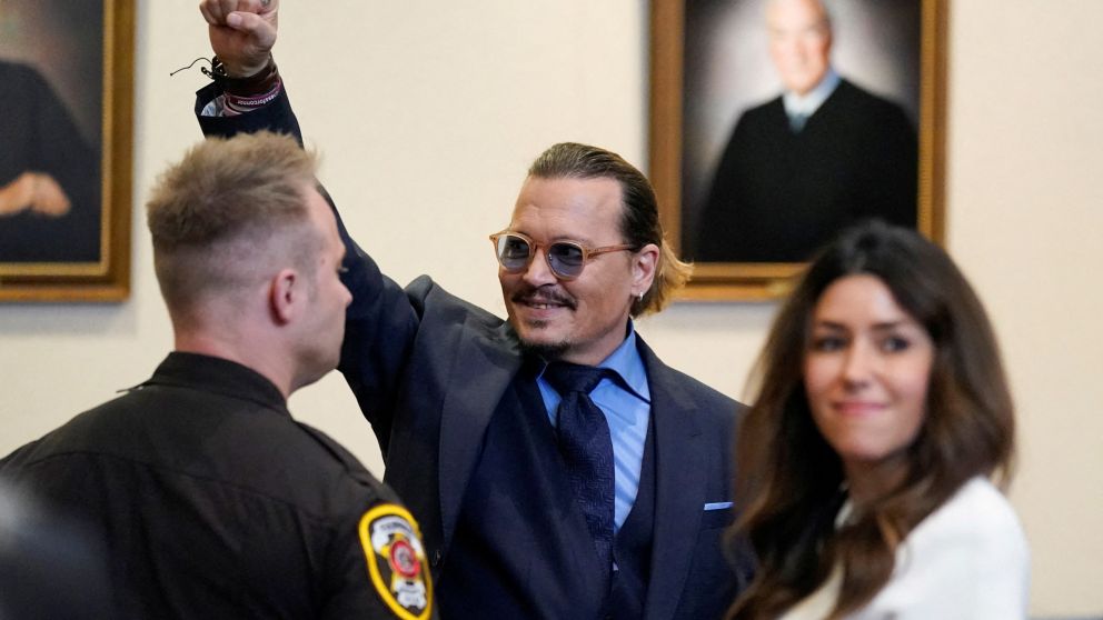 Johnny Depp en una de las audiencias judiciales contra su exesposa Amber Heard