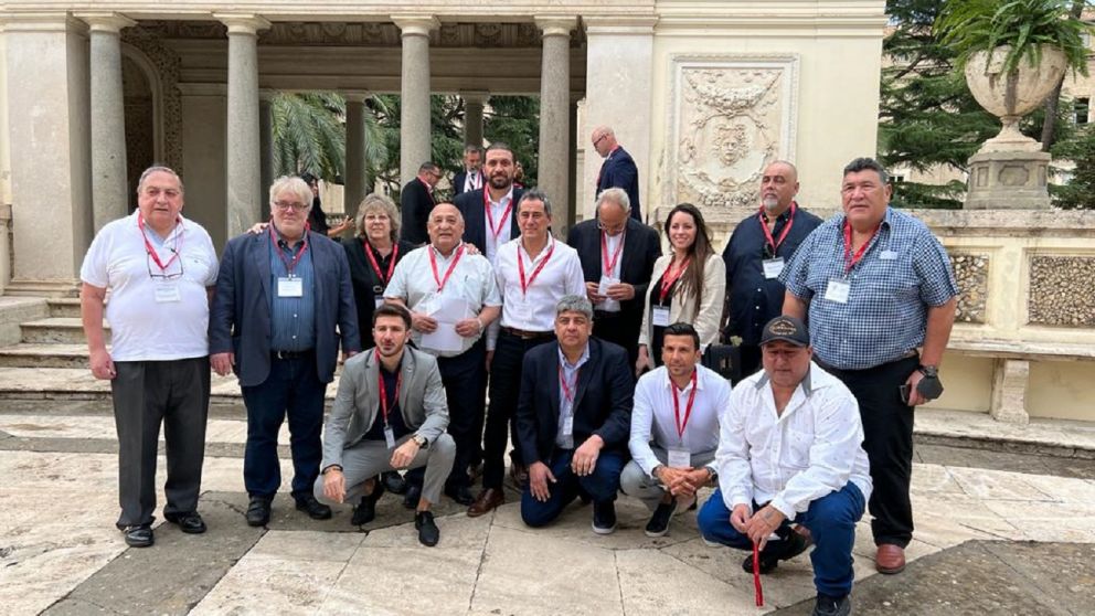La comitiva argentina de sindicalistas del transporte en el Vaticano