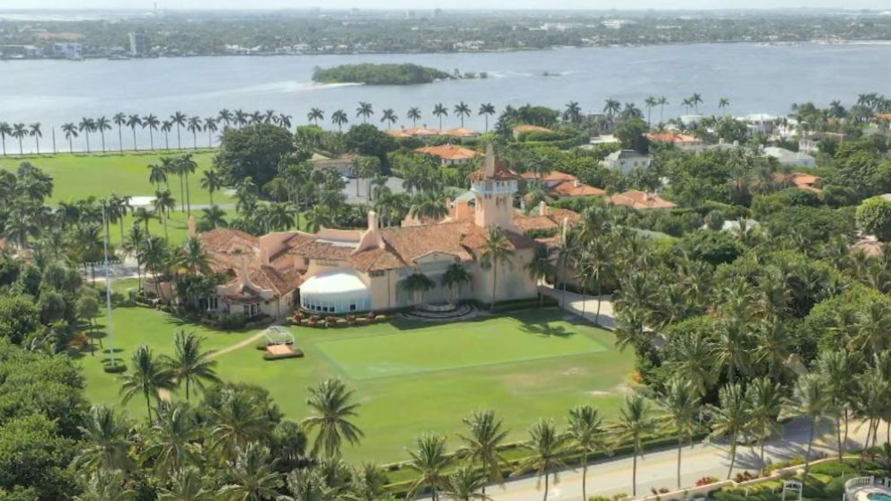 El FBI allanó una residencia de Donald Trump en busca de documentos secretos