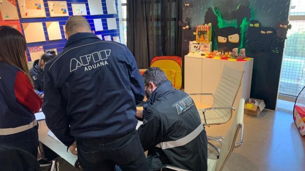 Los inspectores revisaron documentación de personal y mercadería