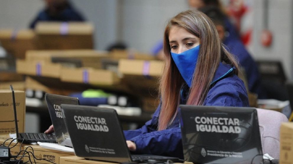 Programa Conectar Igualdad: distribución de equipos digitales