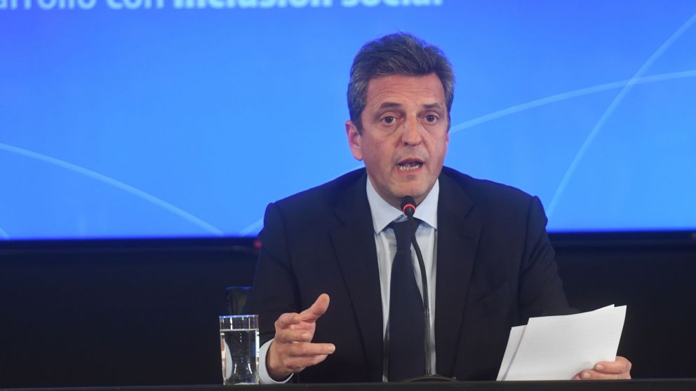 Massa dio los primeros anuncios económicos de su gestión