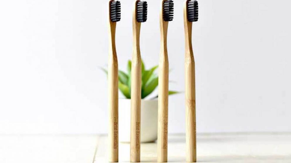 Cepillos de dientes eco-friendly con bambú