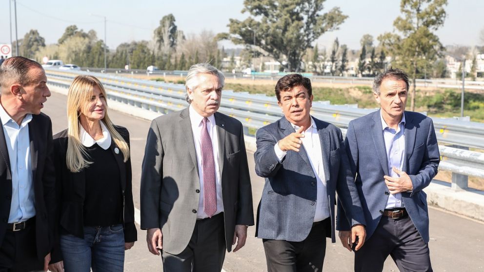 Fernando Espinoza junto con Alberto Fernández y Gabriel Katopodis supervisaron los avances de la autopista Presidente Perón