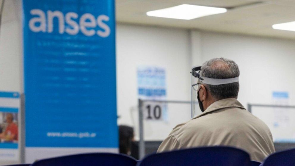 Cuándo cobran los jubilados y pensionados agosto 2022