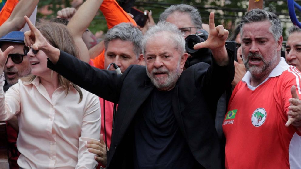 Lula es el favorito en todos los grupos etarios, así como entre hombres y mujeres