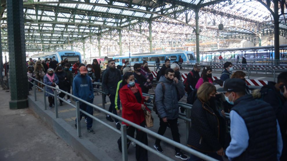 Aumento de trenes y colectivos