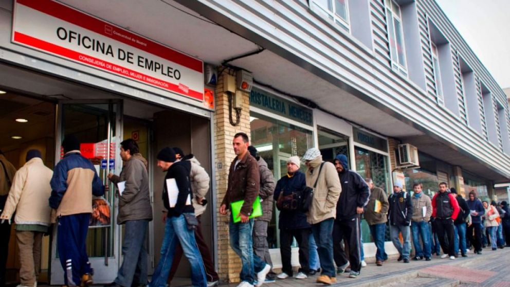 Se busca garantizar derechos laborales a quien viene de afuera del país, ayudar al sector empresario y paliar la enorme crisis por falta de mano de obra.