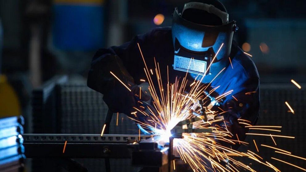 Empresas se muestran con incertidumbre para "conseguir las divisas" y mantener los niveles de producción"