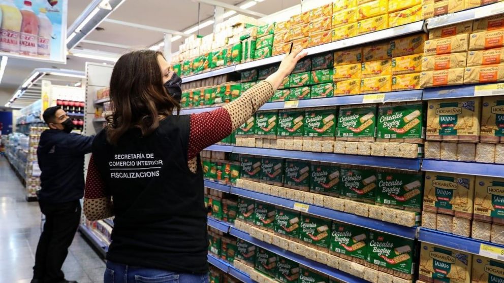 "Estamos trabajando para cubrir todo el territorio nacional", dijo el nuevo secretario de Comercio