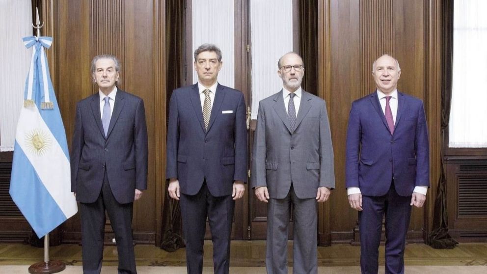 Alberto aseguró que la Justicia necesita "una reforma profunda y democrática"