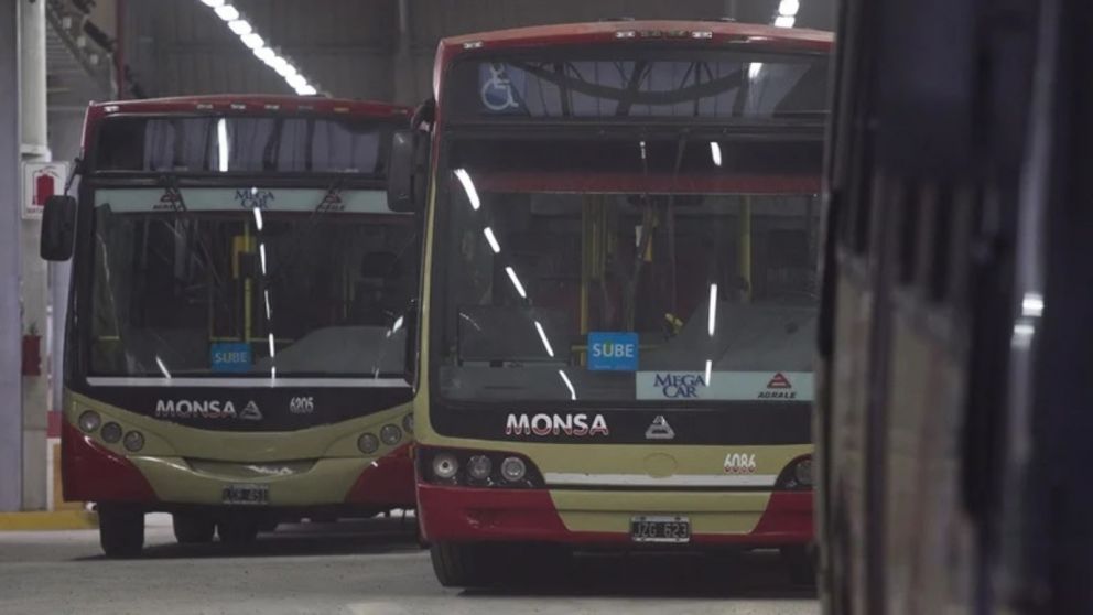 El boleto de colectivo "tendría que estar 150 pesos", según transportistas