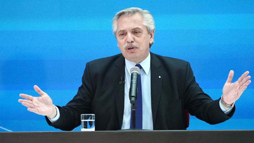 Alberto Fernández apuntó contra los turistas por el aumento del dólar blue