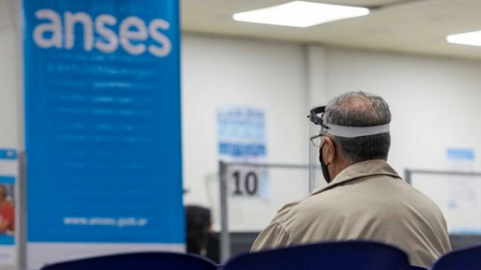 El Banco Naci�n subraya que el monto m�ximo surgir� de una afectaci�n de ingresos en que la cuota no supere el 35% de los haberes netos