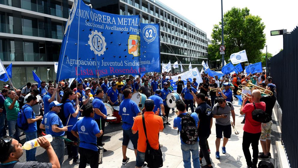 Los metalúrgicos reclaman la intervención de la cartera laboral, y declararon el estado de "alerta y movilización"