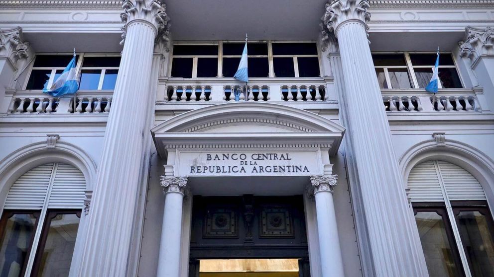 La dolarización de empresas empujó el CCL