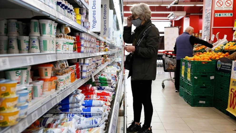 La inflación vuelve a acelerarse en julio por el salto del dólar y la brecha cambiaria
