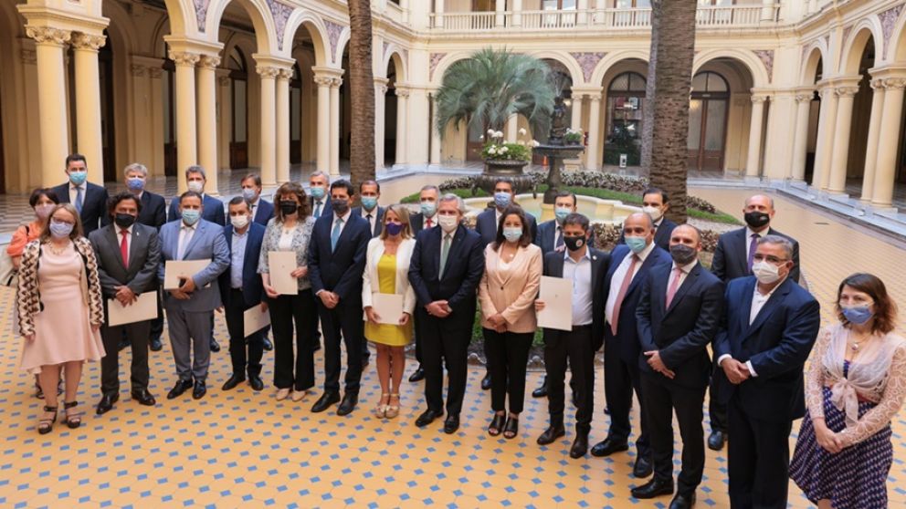 El Consenso Fiscal fue firmado el 27 de diciembre de 2021 entre el presidente Alberto Fern�ndez y gobernadores de 21 provincias 