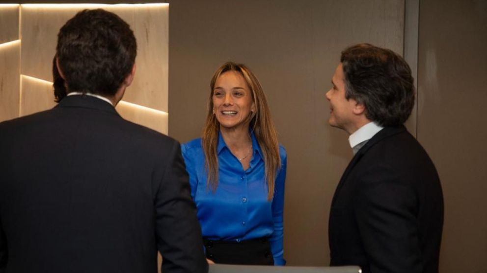 Malena Galmarini firmó el contrato para dar inicio a la megaobra "Emisario Berazategui” que beneficiará a 7 millones de personas