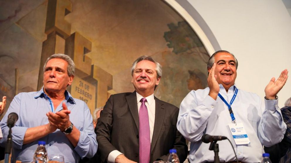 Alberto Fernández es el primer mandatario en 11 años que visita la sede de Azopardo de la CGT