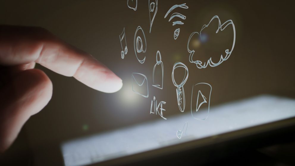 Día de las redes sociales: usos, costumbres y protección de datos