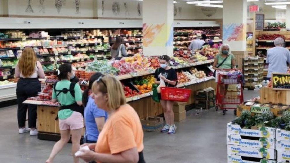 El mayor pesimismo de los consumidores apunta a un aumento de los riesgos de recesión en la última parte del año