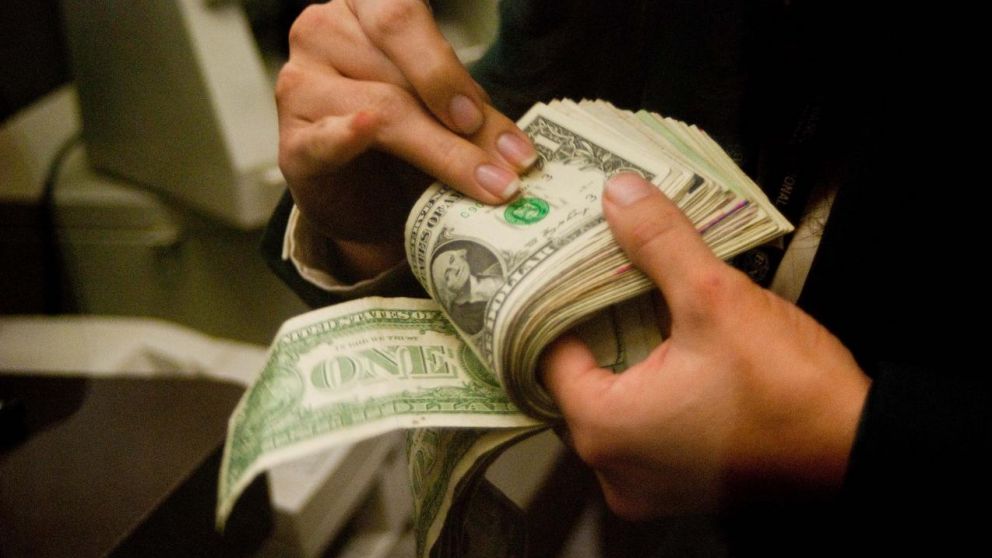 El dólar blue rompió un nuevo récord y alcanzó los $232