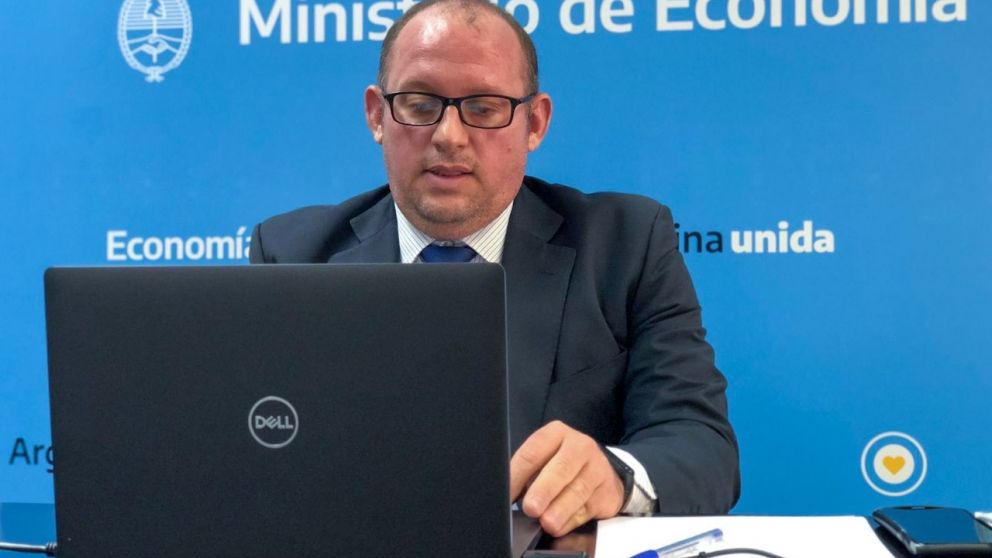 El secretario de Finanzas, Rafael Brigo, busca tentar al mercado con plazos más cortos para las Lecer