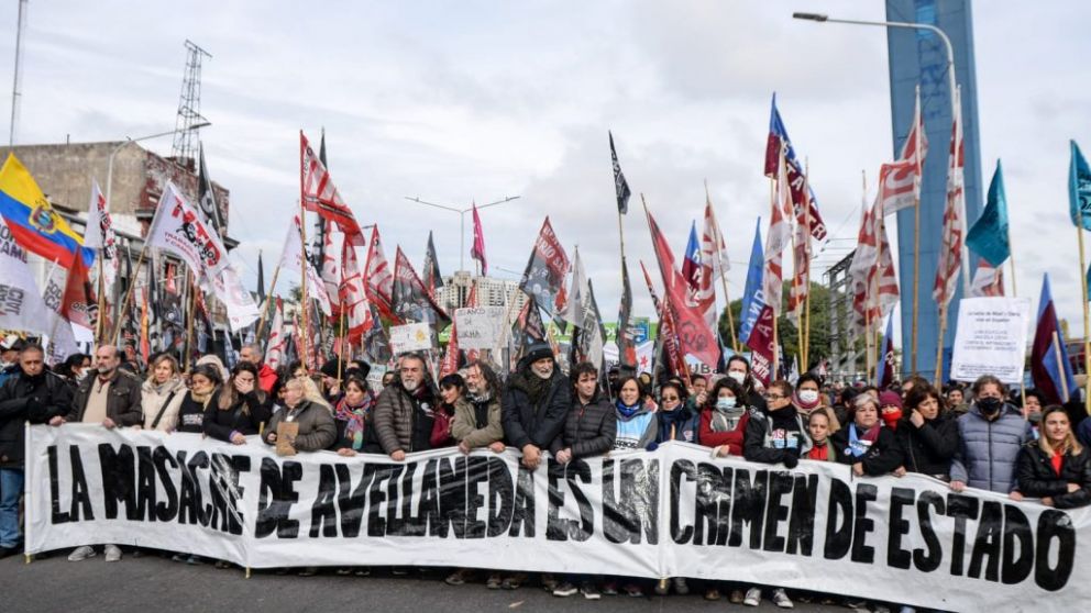 Alberto Santill�n, padre de una de las victimas, sostuvo que "son 20 a�os que seguimos luchando por justicia",