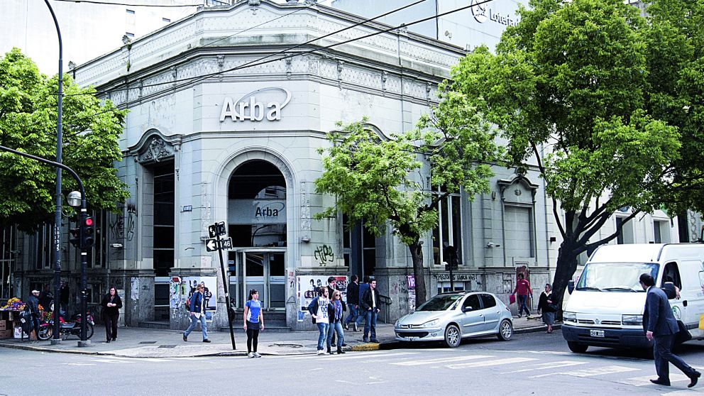 Girard defendió operativos en supermercados y criticó a Braun