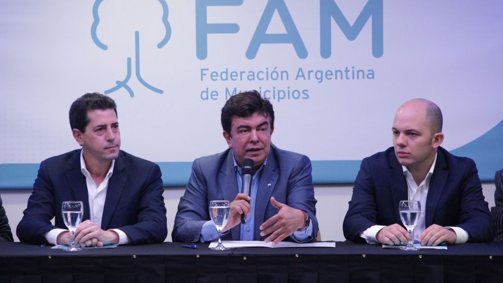 Espinoza presentó su gestión junto a Wado e intendentes